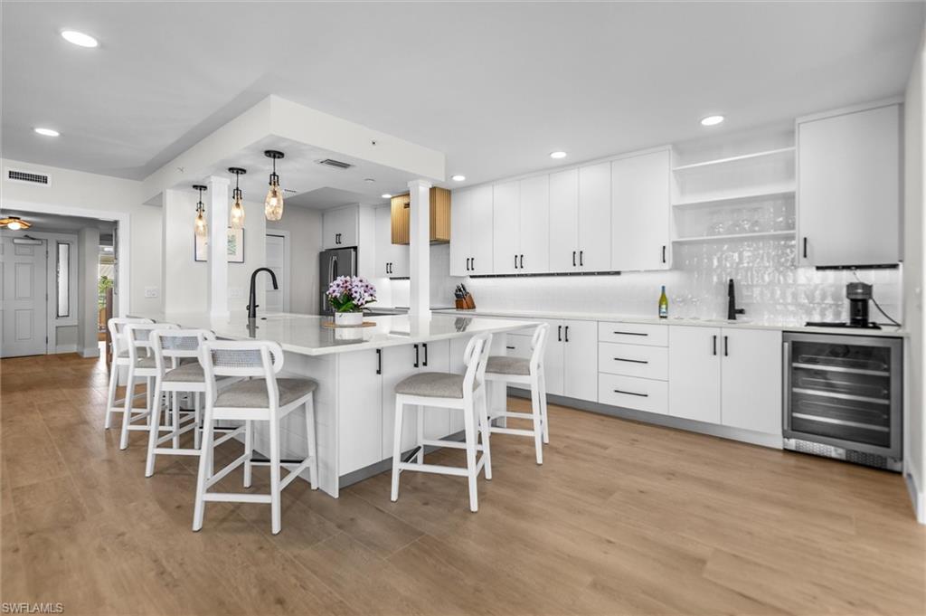 LAND'S END - Residential
