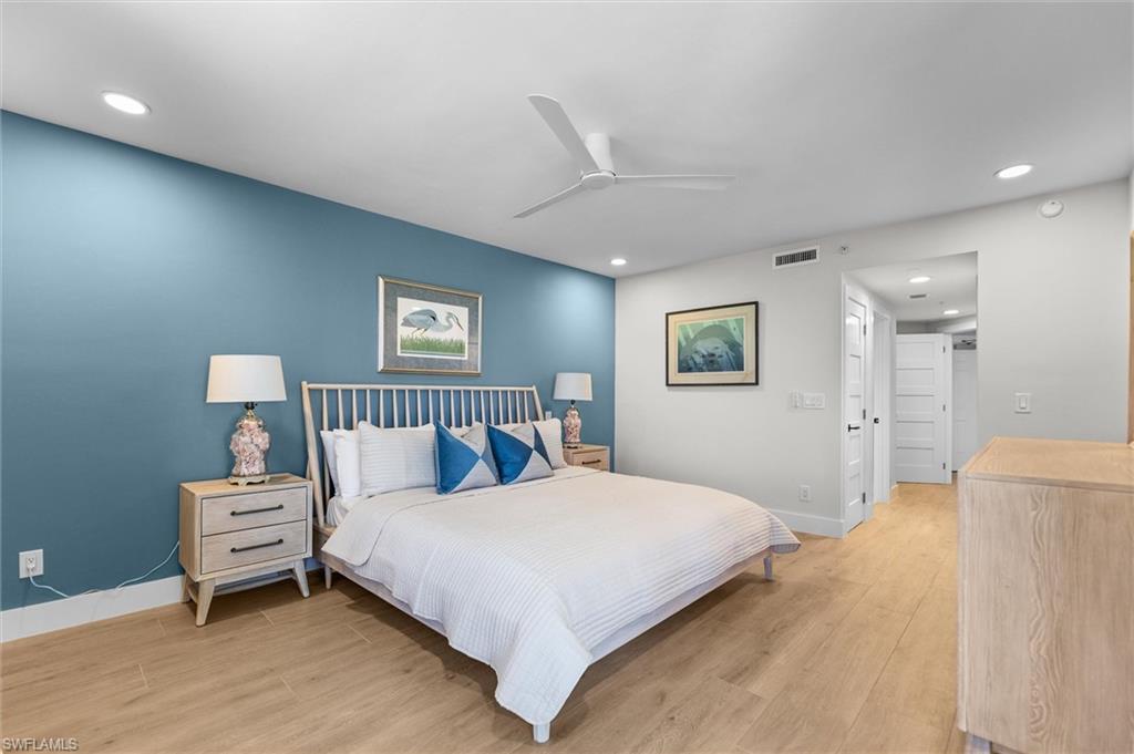 LAND'S END - Residential