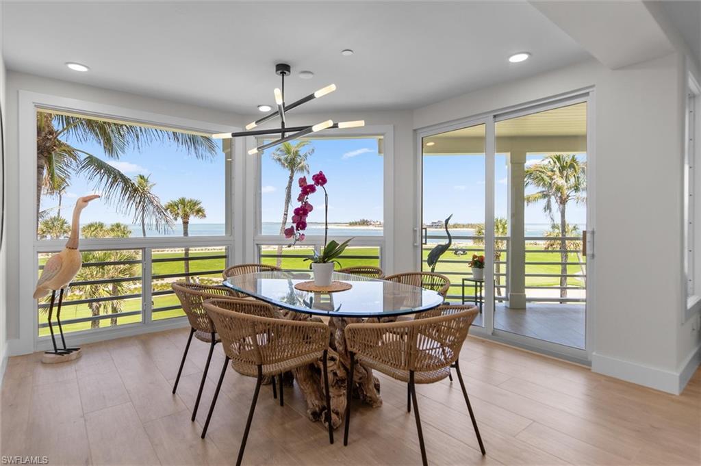LAND'S END - Residential