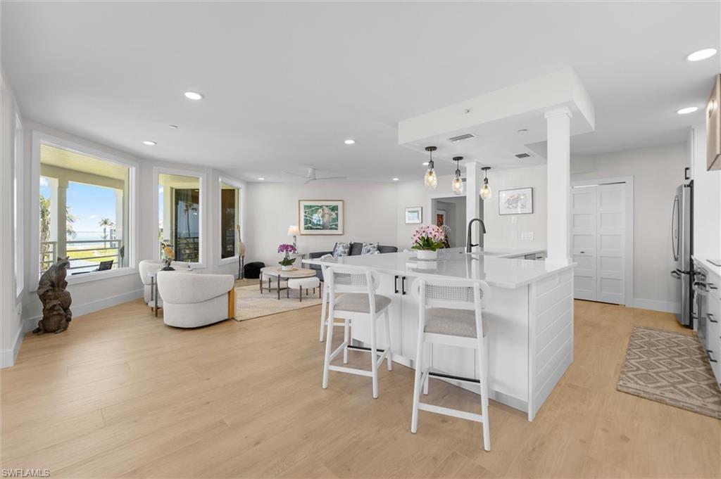 LAND'S END - Residential