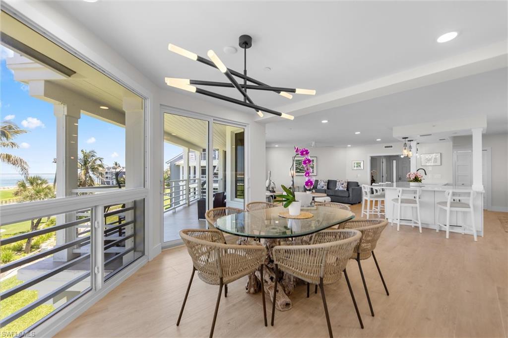LAND'S END - Residential