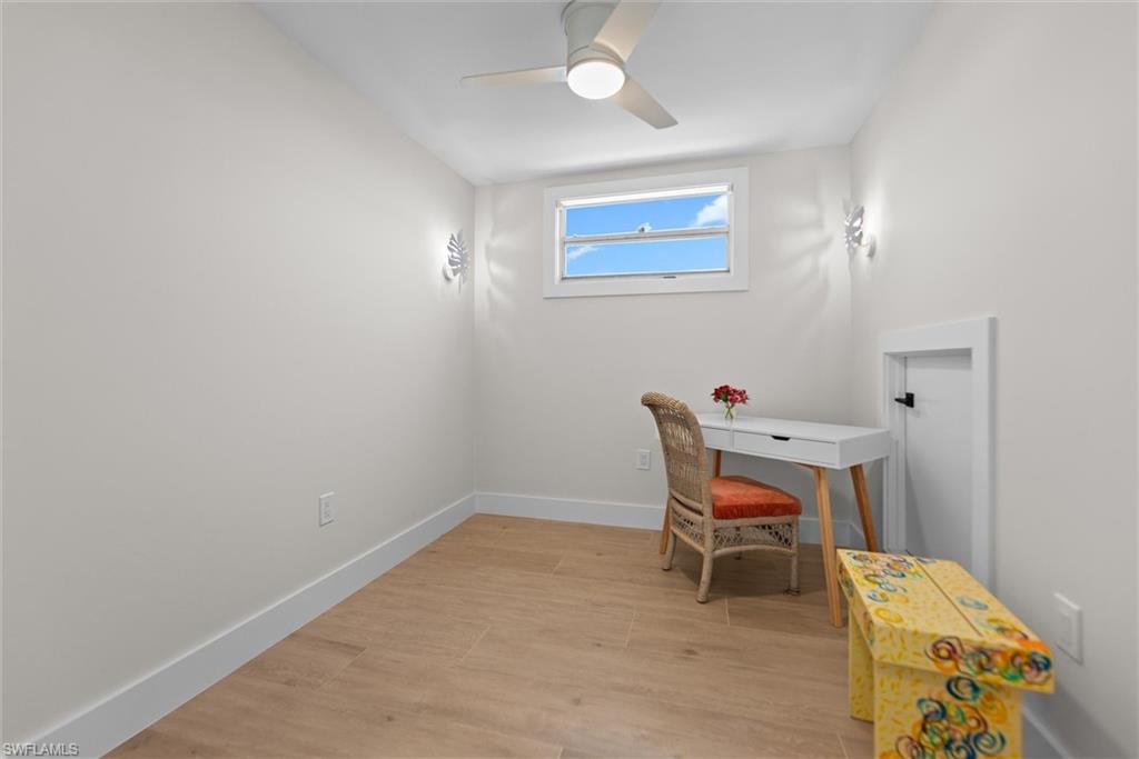LAND'S END - Residential