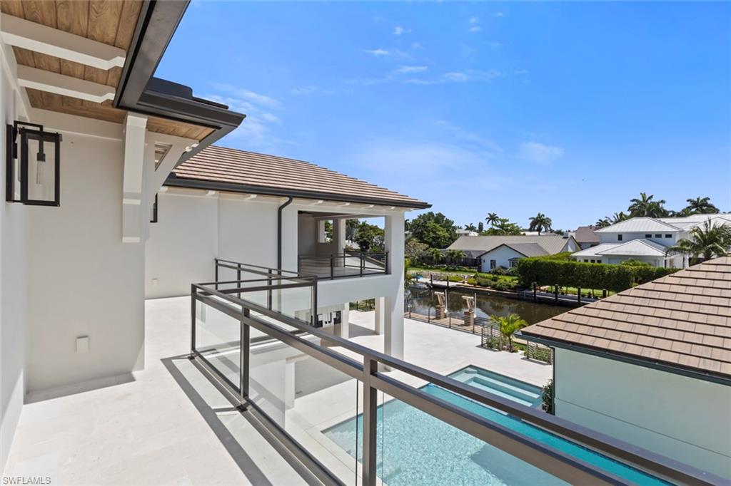 AQUALANE SHORES - Residential