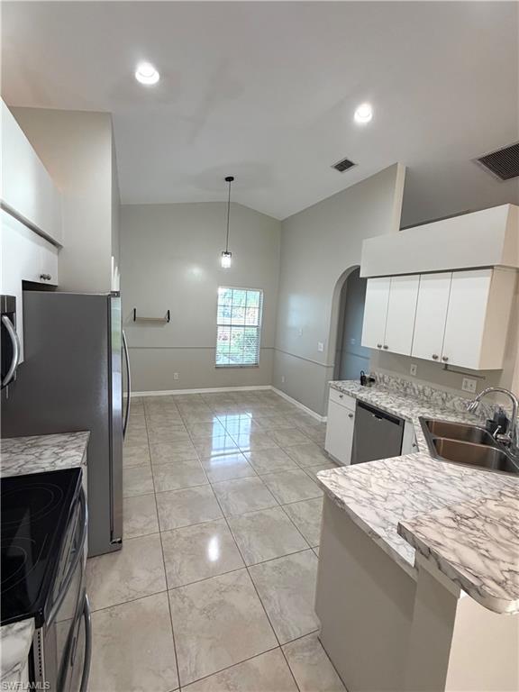 STONEYBROOK - Residential Lease