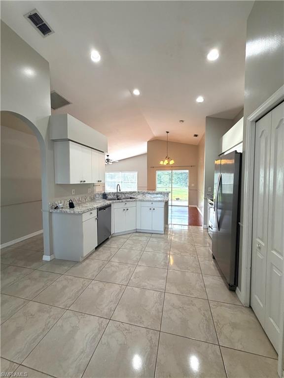 STONEYBROOK - Residential Lease