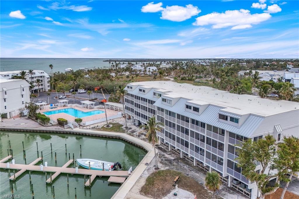 BAYSIDE VILLAS - Residential