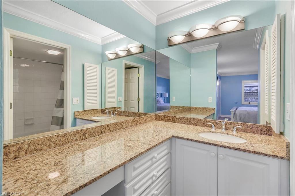 BAYSIDE VILLAS - Residential