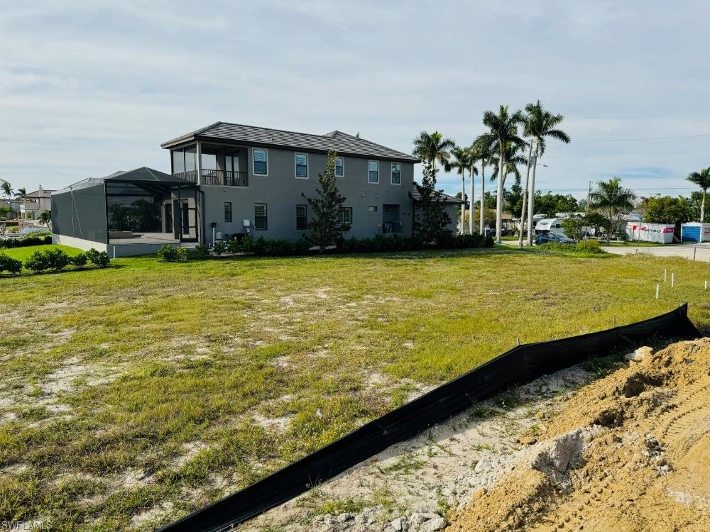 CAPE CORAL - Land