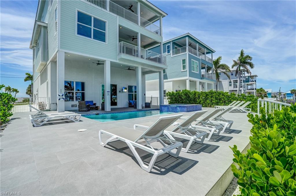 ISLAND SHORES - Residential