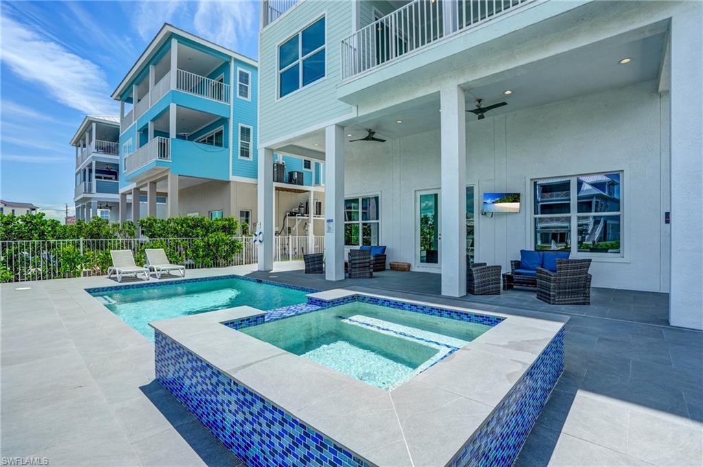ISLAND SHORES - Residential