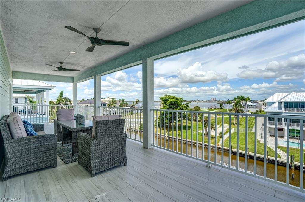 ISLAND SHORES - Residential