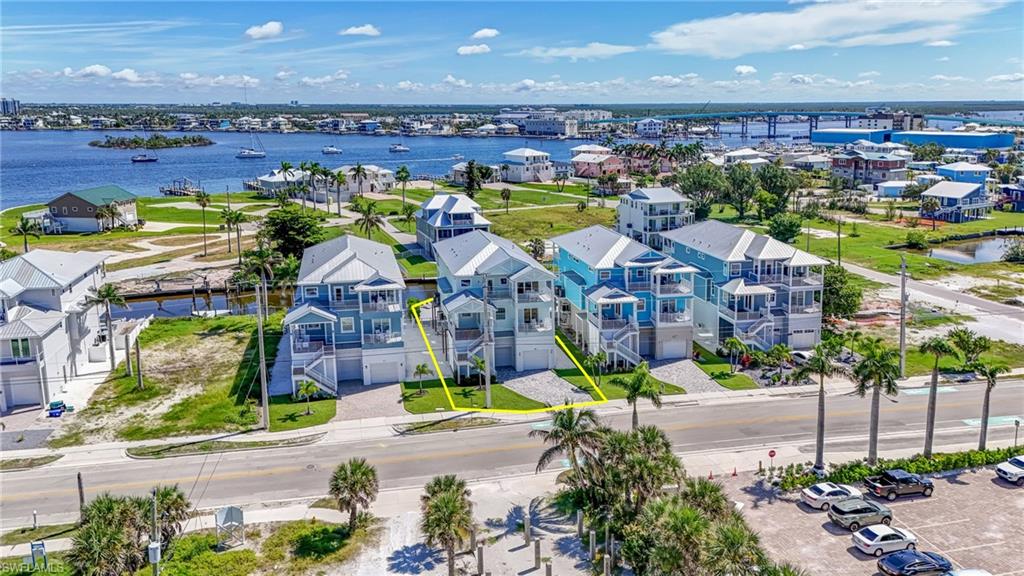 ISLAND SHORES - Residential