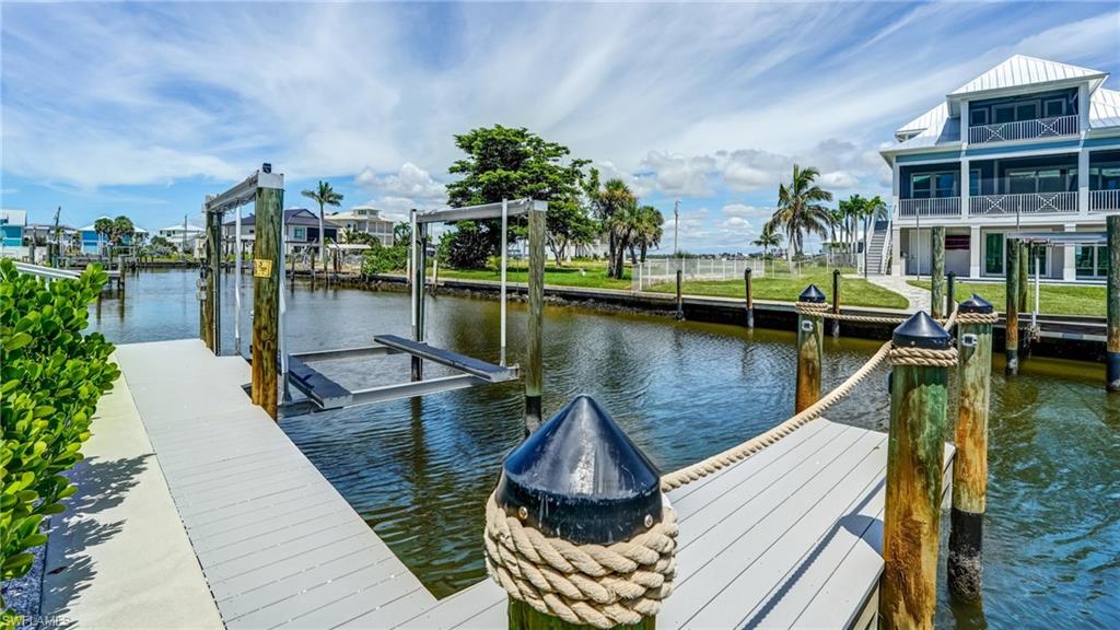 ISLAND SHORES - Residential