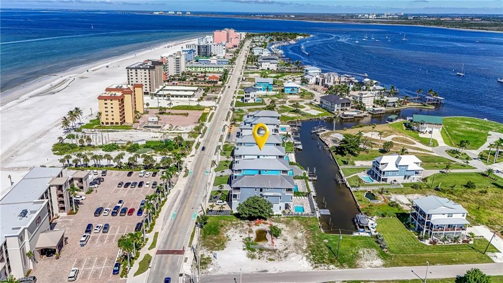 ISLAND SHORES - Residential