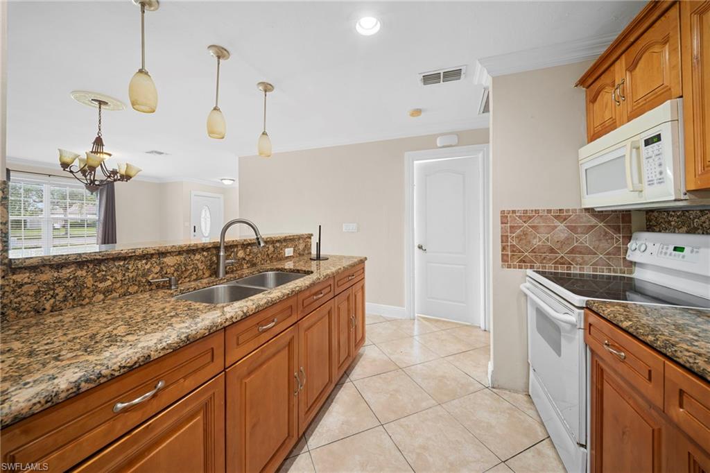 CAPE CORAL - Residential Lease