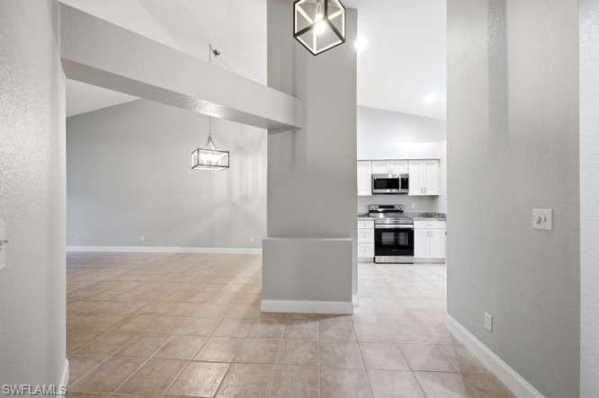 ROYAL VILLAS - Residential