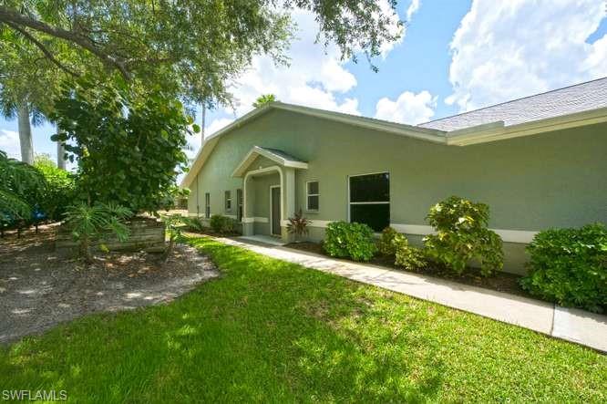 ROYAL VILLAS - Residential