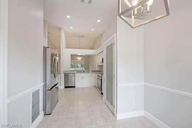 ROYAL VILLAS - Residential