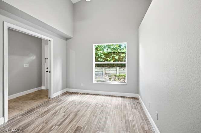 ROYAL VILLAS - Residential