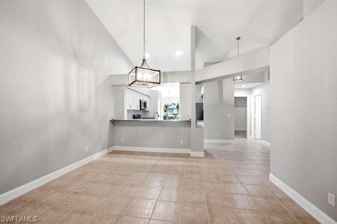 ROYAL VILLAS - Residential