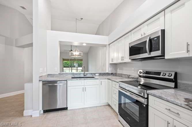 ROYAL VILLAS - Residential