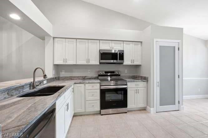 ROYAL VILLAS - Residential