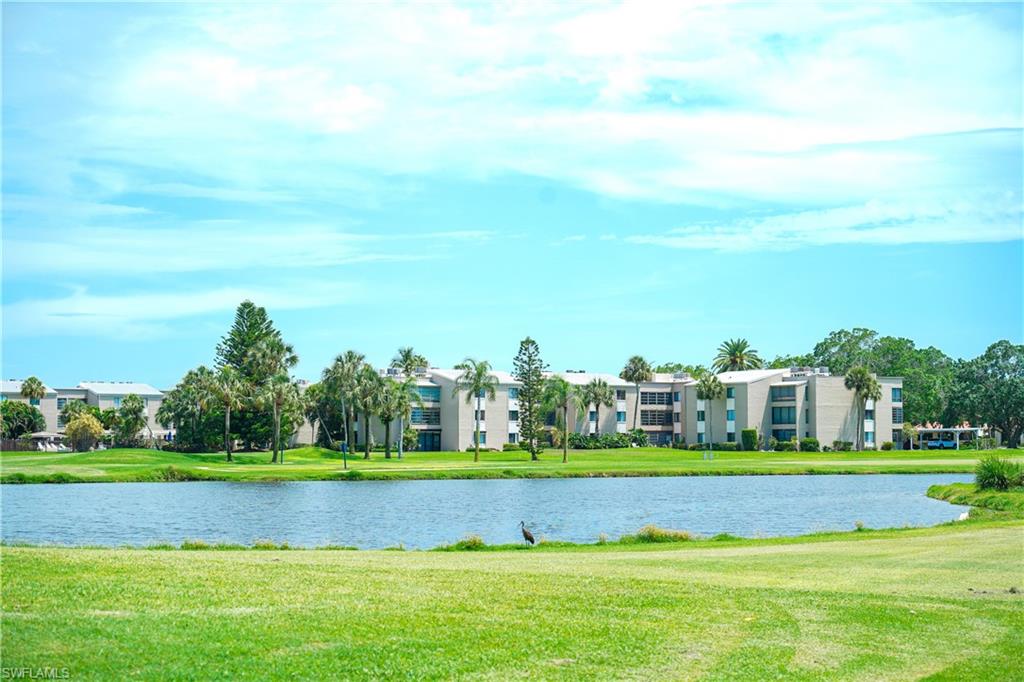 LAKEWOOD VILLAS - Residential Lease