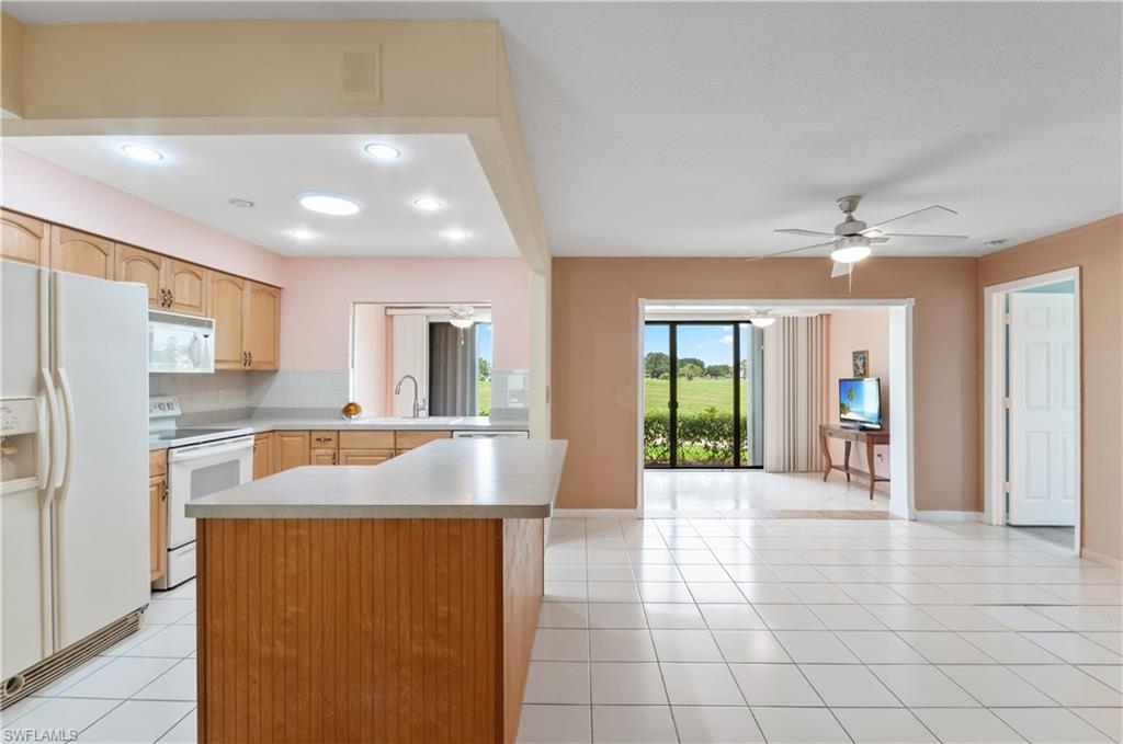 LAKEWOOD VILLAS - Residential Lease