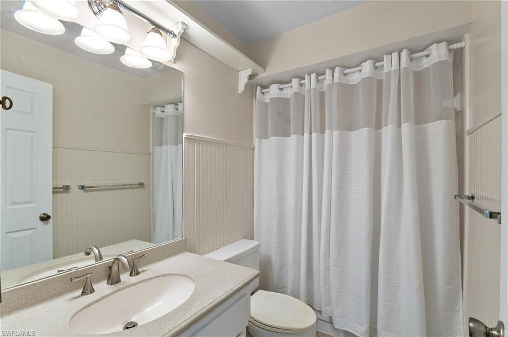 LAKEWOOD VILLAS - Residential Lease