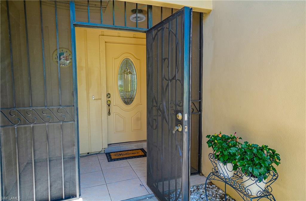 LAKEWOOD VILLAS - Residential Lease