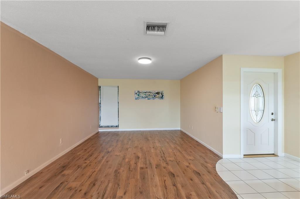 LAKEWOOD VILLAS - Residential Lease