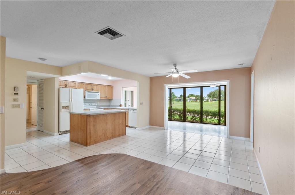 LAKEWOOD VILLAS - Residential Lease