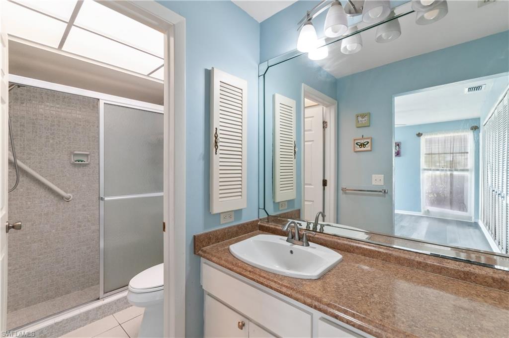 LAKEWOOD VILLAS - Residential Lease