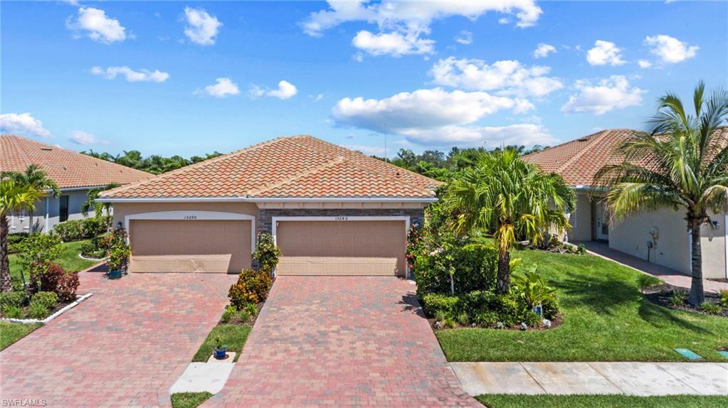 VENETIAN POINTE - Residential