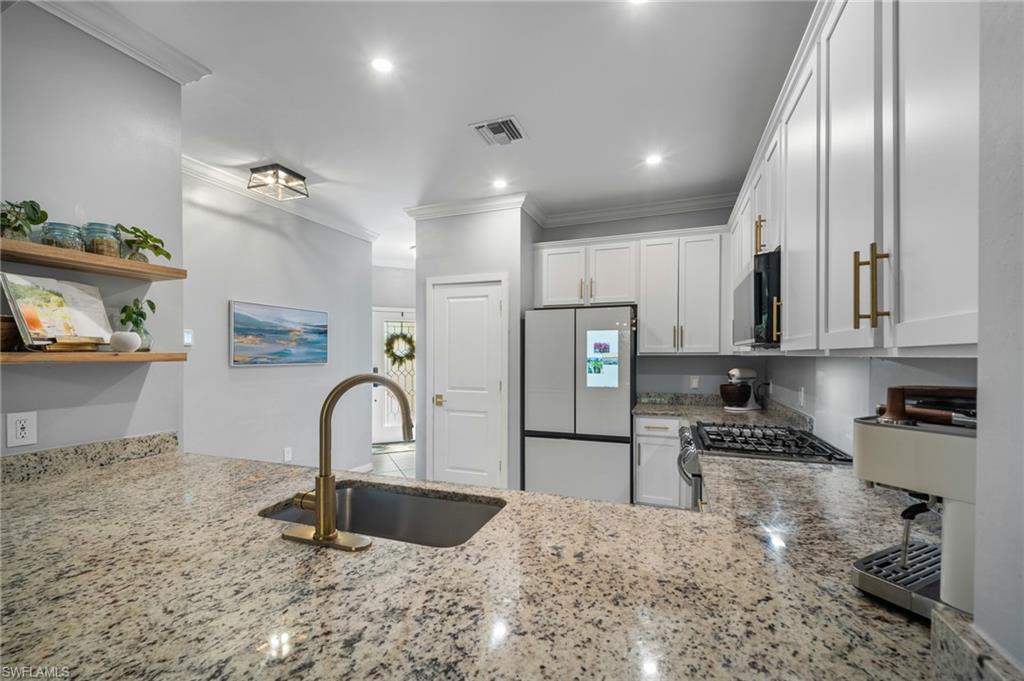 VENETIAN POINTE - Residential