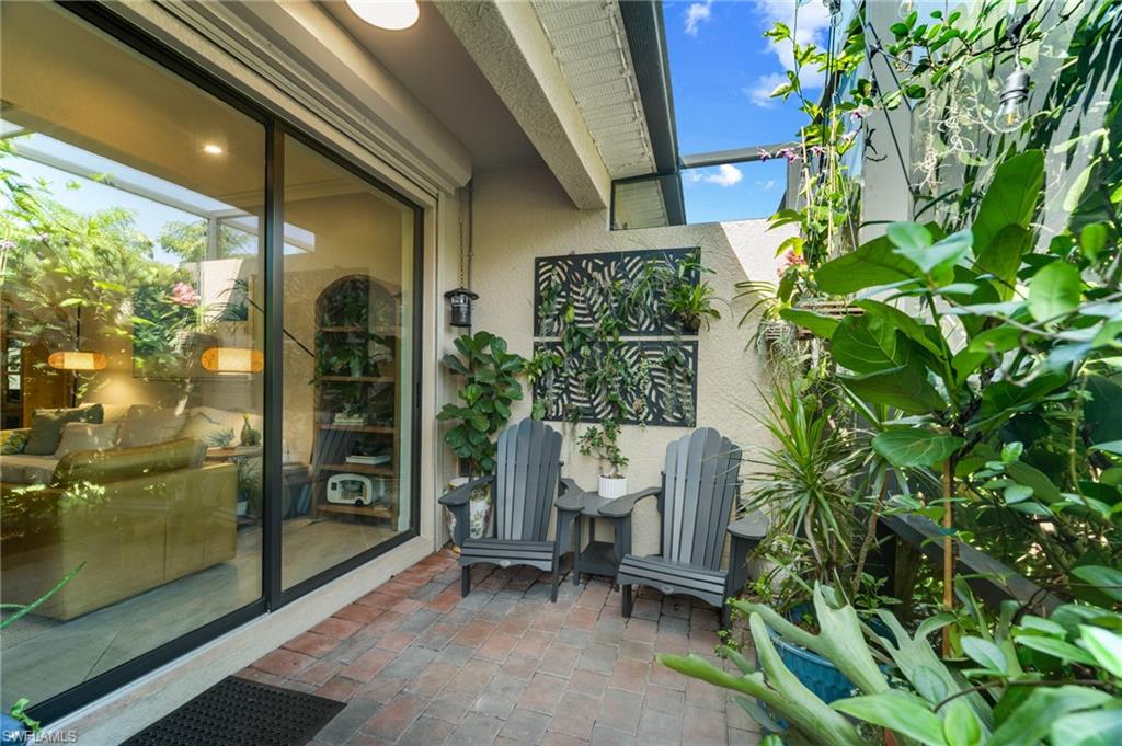 VENETIAN POINTE - Residential