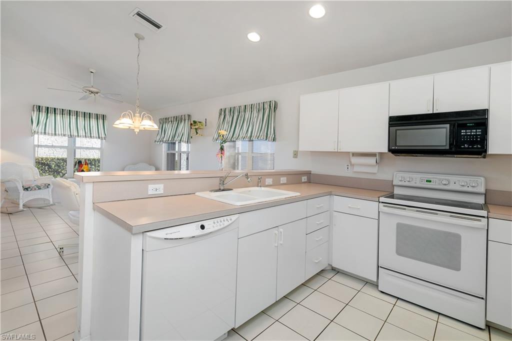 SABAL SPRINGS GOLF AND RACQUET CLUB - Residential