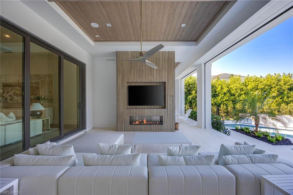 PARK SHORE - Residential