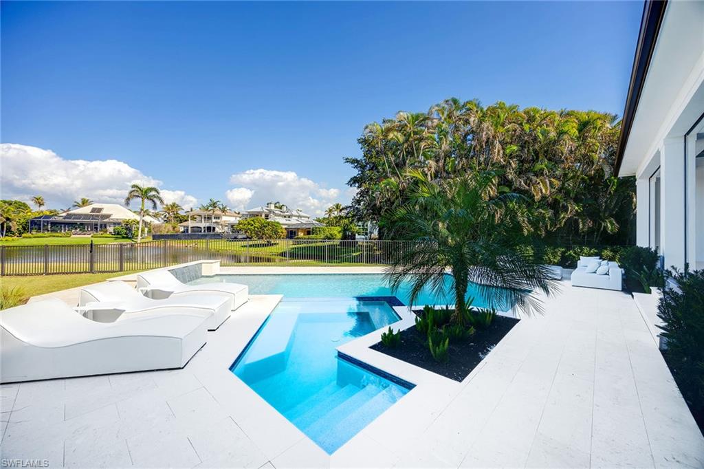 PARK SHORE - Residential