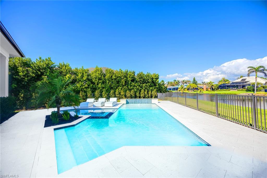PARK SHORE - Residential