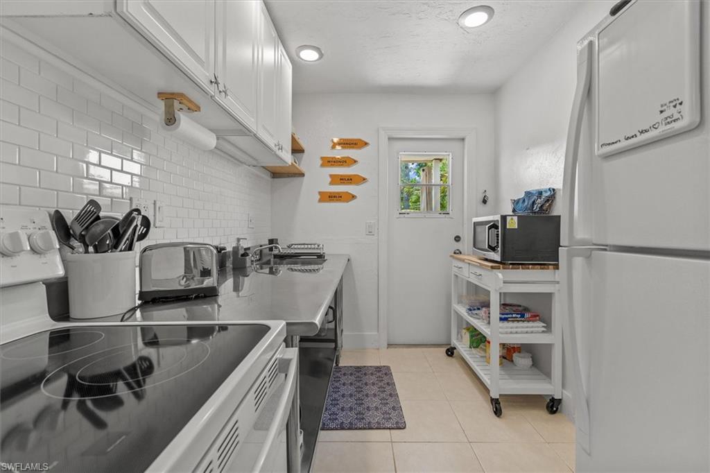 NAPLES BAYVIEW - Residential