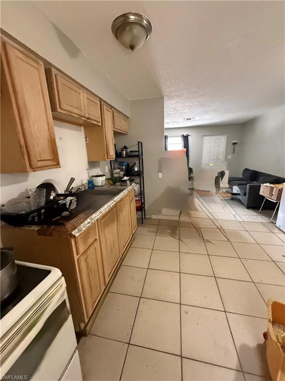 PINE MANOR - Residential Income
