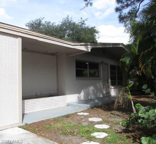 This home has a fresh coat of paint throughout and a brand new dishwasher all the little details have been worked on so it's move in ready! Just minutes from the Edison mall and The Edison and Ford Winter Estates tourist attractions this is the perfect location...close to EVERYTHING!!!  This 3 bedroom pool home has almost 1300 square feet and feels very open.  It also has a den or office area that is the perfect place to get all your hard work done.  The screened in lanai and relaxing pool will keep you there all weekend enjoying your private fenced backyard.  This wonderfull home wont last long so call for your Private showing today!!