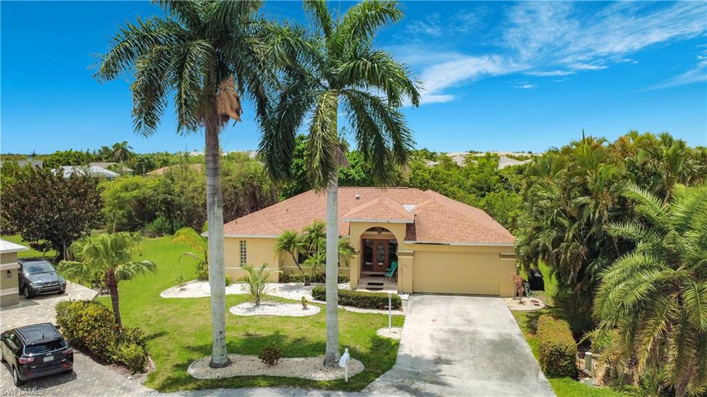 HAMPTON LAKES - Residential