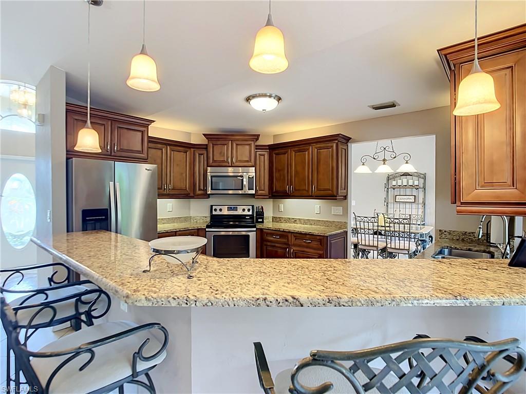 HAMPTON LAKES - Residential