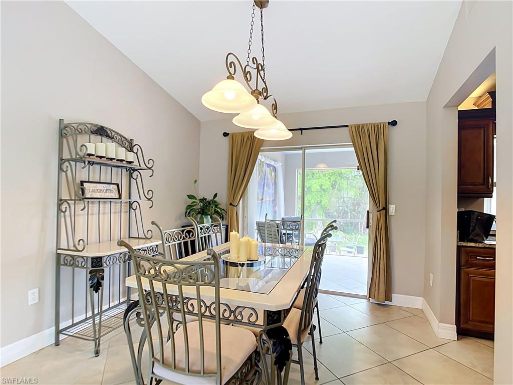 HAMPTON LAKES - Residential