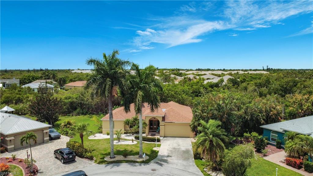 HAMPTON LAKES - Residential