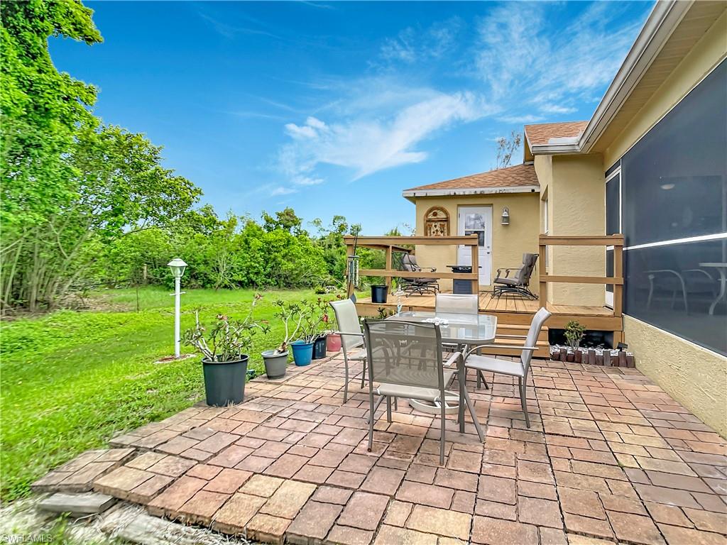 HAMPTON LAKES - Residential