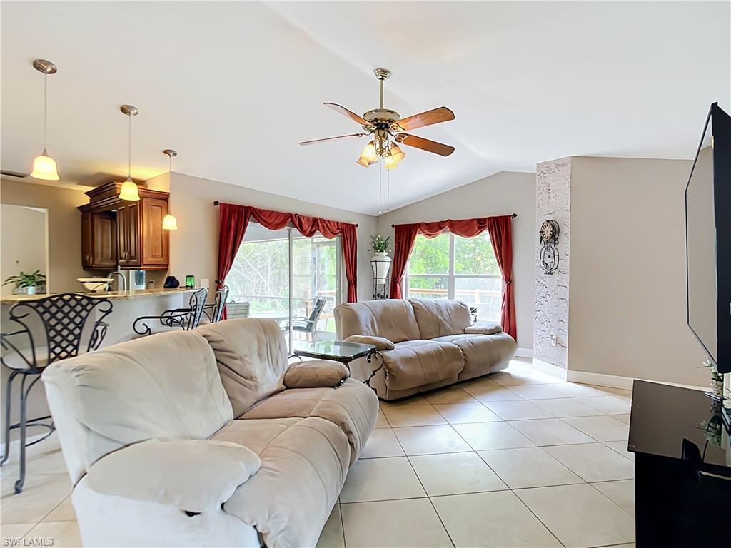 HAMPTON LAKES - Residential