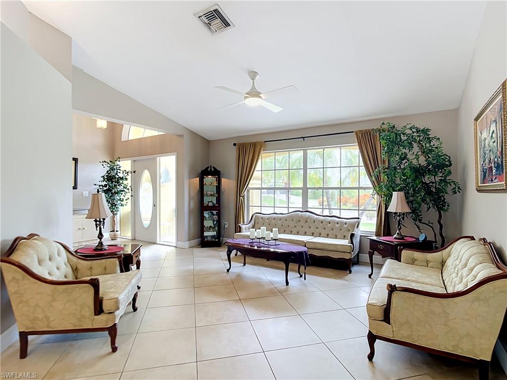 HAMPTON LAKES - Residential